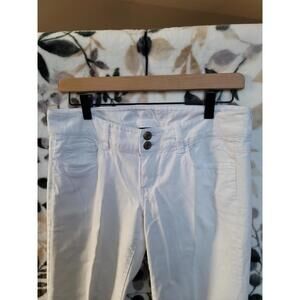 American Eagle white capri pants